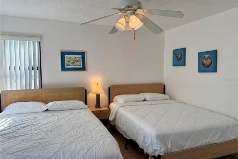 Condo in Bradenton Beach, Florida, 2 bedrooms  № 1913303 - photo 22