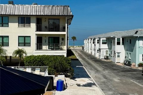 Condo in Bradenton Beach, Florida, 2 bedrooms  № 1913303 - photo 18