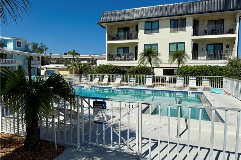 Condo in Bradenton Beach, Florida, 2 bedrooms  № 1913303 - photo 28