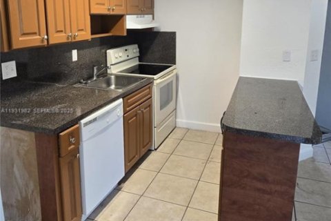 Apartment in Cutler Bay, Florida 1 bedroom, 20773.04 sq.m. № 1990468 - photo 3