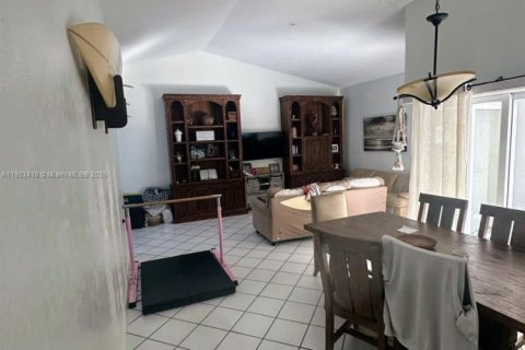 Купить виллу или дом в Майами, Флорида 3 спальни, 132.48м2, № 1955295 - фото 14