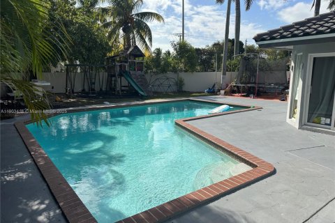 Купить виллу или дом в Майами, Флорида 3 спальни, 132.48м2, № 1955295 - фото 9
