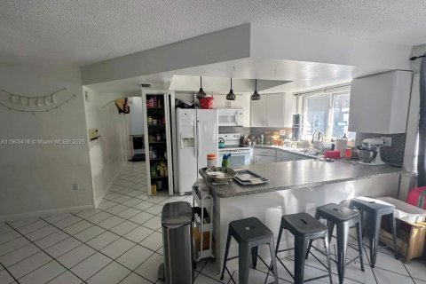 Villa ou maison à vendre à Miami, Floride: 3 chambres, 132.48 m2 № 1955295 - photo 16