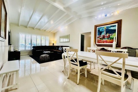 Купить виллу или дом в Майами, Флорида 4 спальни, 227.8м2, № 2048676 - фото 5