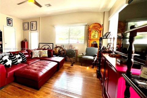 Купить виллу или дом в Майами, Флорида 4 спальни, 227.8м2, № 2048676 - фото 16