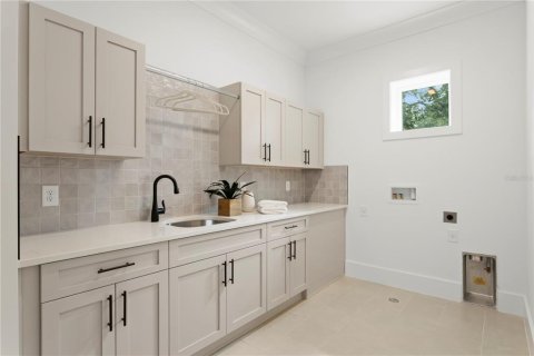 Casa en venta en Tampa, Florida, 5 dormitorios, 402.73 m2 № 1833140 - foto 19