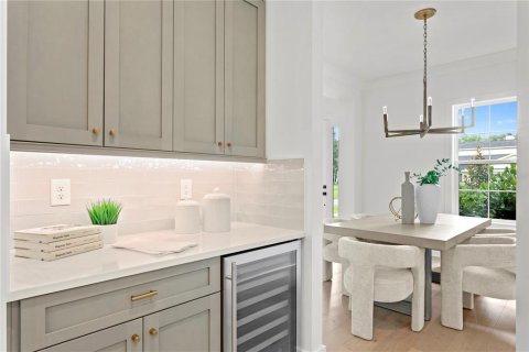 Casa en venta en Tampa, Florida, 5 dormitorios, 402.73 m2 № 1833140 - foto 18