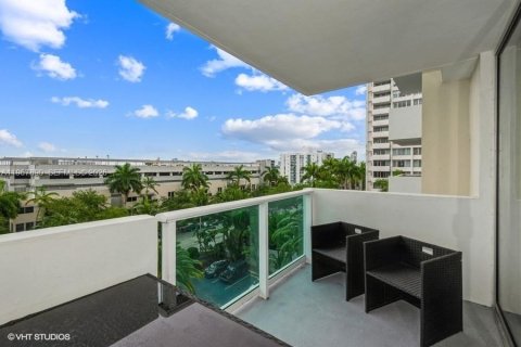 Condominio en alquiler en Miami Beach, Florida, 1 dormitorio, 77.76 m2 № 2029416 - foto 9