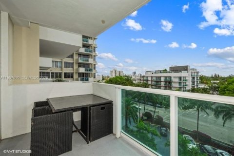 Condominio en alquiler en Miami Beach, Florida, 1 dormitorio, 77.76 m2 № 2029416 - foto 8