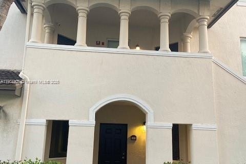 Condominio en alquiler en Doral, Florida, 3 dormitorios, 112.13 m2 № 1954890 - foto 2