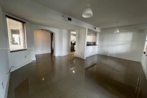 Condominio en alquiler en Doral, Florida, 3 dormitorios, 112.13 m2 № 1954890 - foto 5