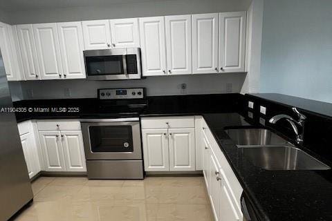 Condominio en alquiler en Doral, Florida, 3 dormitorios, 112.13 m2 № 1954890 - foto 11