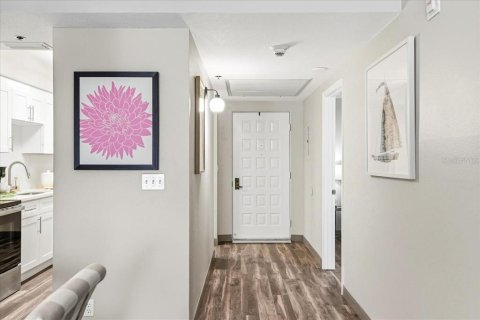 Apartment in Sarasota, Florida 2 bedrooms, 134.24 sq.m. № 2156409 - photo 2
