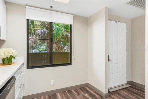 Apartment in Sarasota, Florida 2 bedrooms, 134.24 sq.m. № 2156409 - photo 10