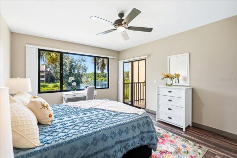 Apartment in Sarasota, Florida 2 bedrooms, 134.24 sq.m. № 2156409 - photo 16