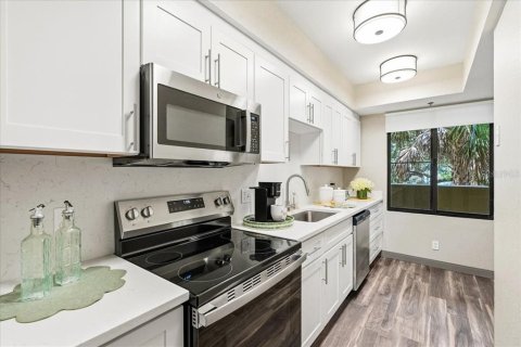 Apartment in Sarasota, Florida 2 bedrooms, 134.24 sq.m. № 2156409 - photo 8
