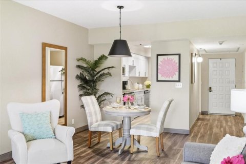 Apartment in Sarasota, Florida 2 bedrooms, 134.24 sq.m. № 2156409 - photo 6