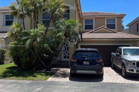 Casa en venta en Hollywood, Florida, 4 dormitorios, 202.9 m2 № 1788750 - foto 1
