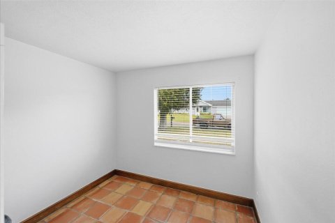 Villa ou maison à vendre à Port St. Lucie, Floride: 5 chambres, 161.09 m2 № 2083086 - photo 11