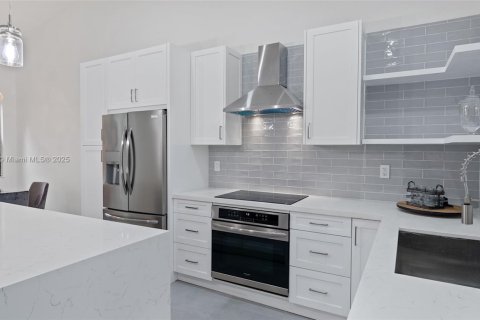 Copropriété à louer à Miami Lakes, Floride: 2 chambres, 107.77 m2 № 1820262 - photo 4