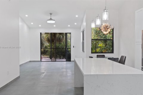 Copropriété à louer à Miami Lakes, Floride: 2 chambres, 107.77 m2 № 1820262 - photo 9