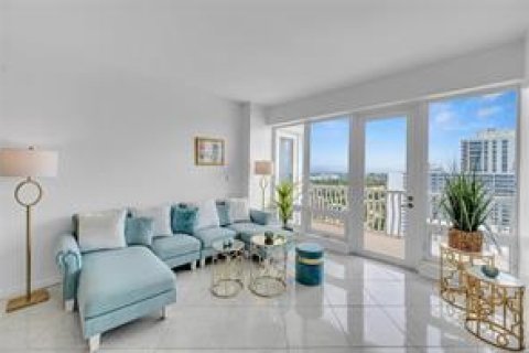 Condominio en alquiler en Fort Lauderdale, Florida, 2 dormitorios, 125.98 m2 № 2085398 - foto 12