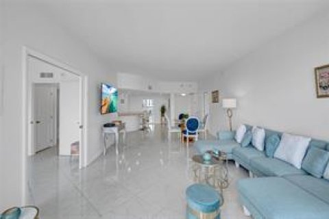 Condominio en alquiler en Fort Lauderdale, Florida, 2 dormitorios, 125.98 m2 № 2085398 - foto 17