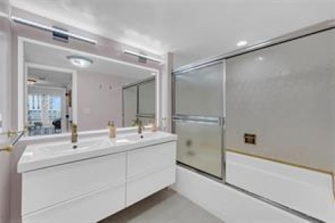 Condominio en alquiler en Fort Lauderdale, Florida, 2 dormitorios, 125.98 m2 № 2085398 - foto 30