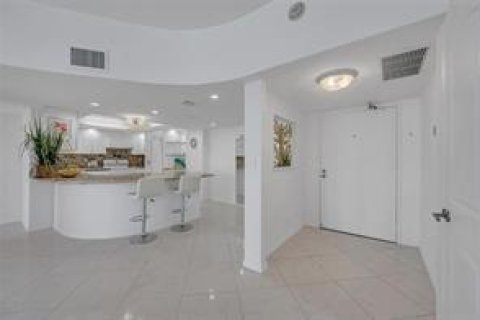 Condominio en alquiler en Fort Lauderdale, Florida, 2 dormitorios, 125.98 m2 № 2085398 - foto 8