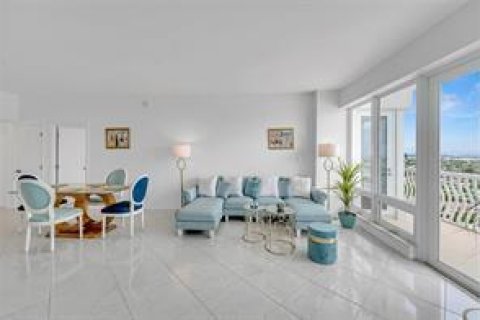 Condominio en alquiler en Fort Lauderdale, Florida, 2 dormitorios, 125.98 m2 № 2085398 - foto 11