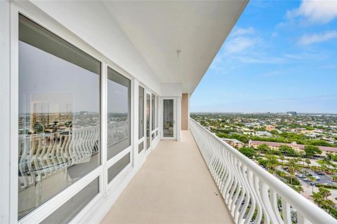 Condominio en alquiler en Fort Lauderdale, Florida, 2 dormitorios, 125.98 m2 № 2085398 - foto 23