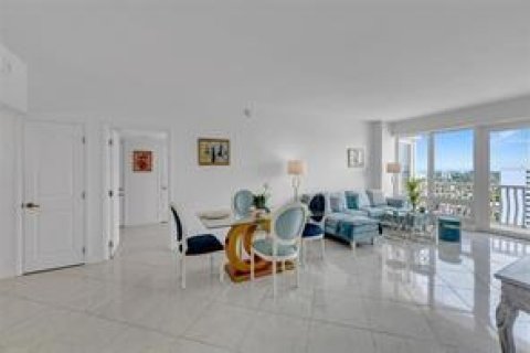 Condominio en alquiler en Fort Lauderdale, Florida, 2 dormitorios, 125.98 m2 № 2085398 - foto 19