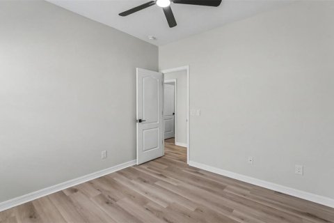 Townhouse in Poinciana, Florida 4 bedrooms, 177.07 sq.m. № 2303213 - photo 18