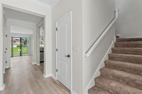 Townhouse in Poinciana, Florida 4 bedrooms, 177.07 sq.m. № 2303213 - photo 5