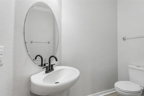 Townhouse in Poinciana, Florida 4 bedrooms, 177.07 sq.m. № 2303213 - photo 6