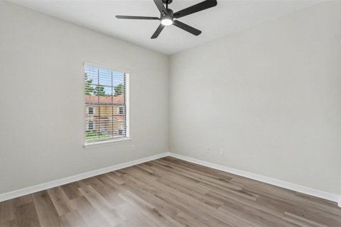Townhouse in Poinciana, Florida 4 bedrooms, 177.07 sq.m. № 2303213 - photo 15