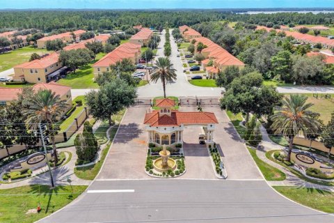 Townhouse in Poinciana, Florida 4 bedrooms, 177.07 sq.m. № 2303213 - photo 22