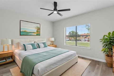 Townhouse in Poinciana, Florida 4 bedrooms, 177.07 sq.m. № 2303213 - photo 12