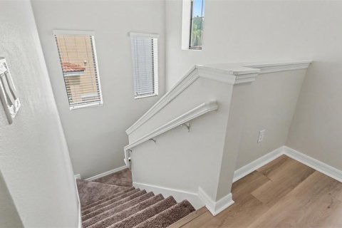 Townhouse in Poinciana, Florida 4 bedrooms, 177.07 sq.m. № 2303213 - photo 9