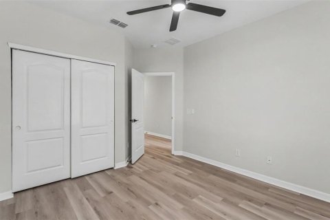 Townhouse in Poinciana, Florida 4 bedrooms, 177.07 sq.m. № 2303213 - photo 20