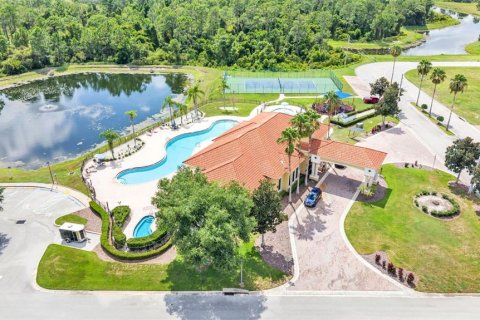 Townhouse in Poinciana, Florida 4 bedrooms, 177.07 sq.m. № 2303213 - photo 24