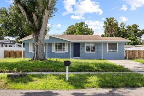 Villa ou maison à vendre à Tampa, Floride: 3 chambres, 101.64 m2 № 2408192 - photo 2
