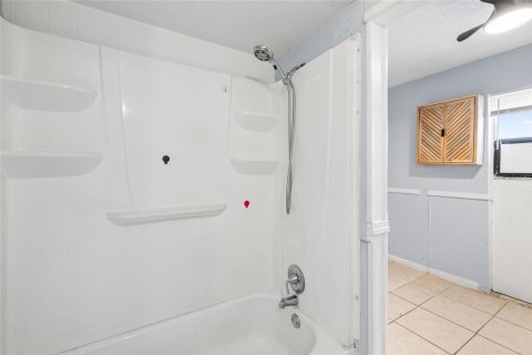 Villa ou maison à vendre à Tampa, Floride: 3 chambres, 101.64 m2 № 2408192 - photo 27