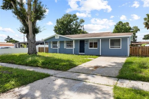 Villa ou maison à vendre à Tampa, Floride: 3 chambres, 101.64 m2 № 2408192 - photo 3