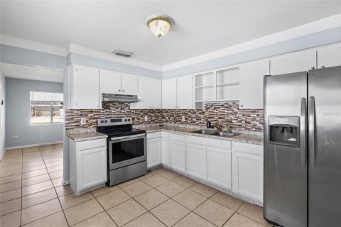 Villa ou maison à vendre à Tampa, Floride: 3 chambres, 101.64 m2 № 2408192 - photo 15