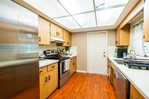 House in Winter Haven, Florida 2 bedrooms, 118.73 sq.m. № 2214344 - photo 3