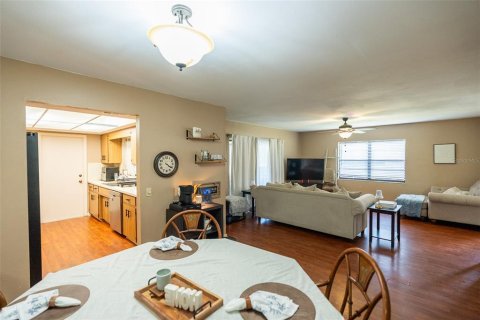 House in Winter Haven, Florida 2 bedrooms, 118.73 sq.m. № 2214344 - photo 16