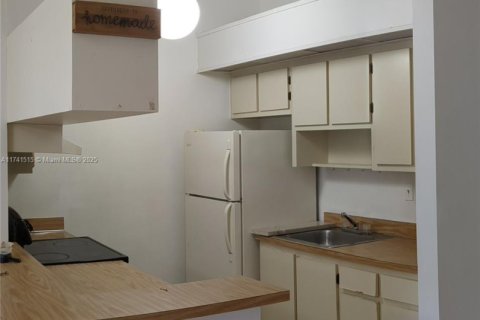 Купить кондоминиум в Майами, Флорида 1 спальня, 60.39м2, № 1716233 - фото 5