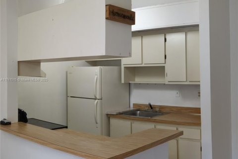 Купить кондоминиум в Майами, Флорида 1 спальня, 60.39м2, № 1716233 - фото 6