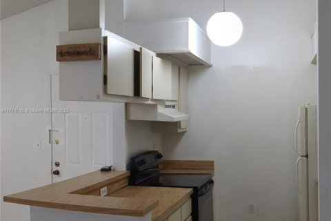 Купить кондоминиум в Майами, Флорида 1 спальня, 60.39м2, № 1716233 - фото 4